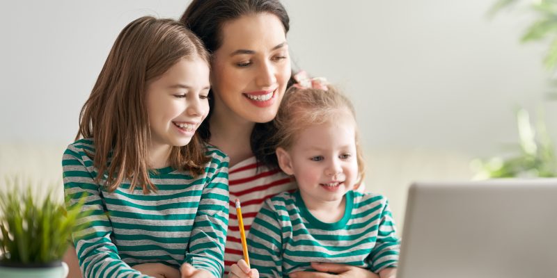 mother-with-kids